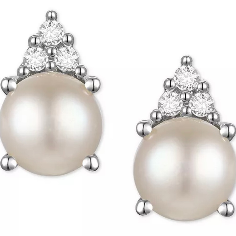 14k white gold pearl and diamond earring. New
